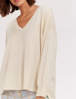 Anton ivory cashmere V-neck jumper