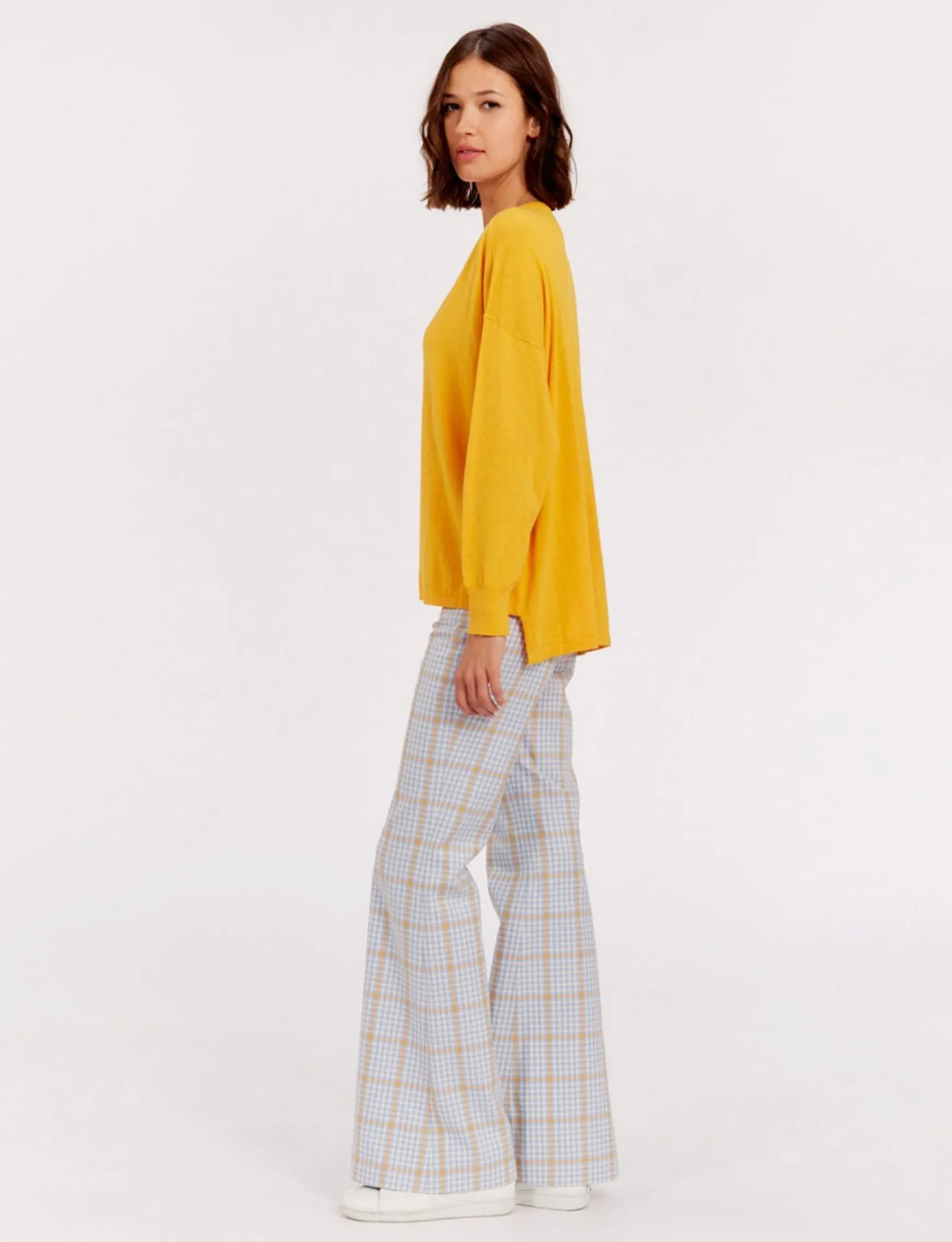 Anton yellow cashmere V-neck jumper