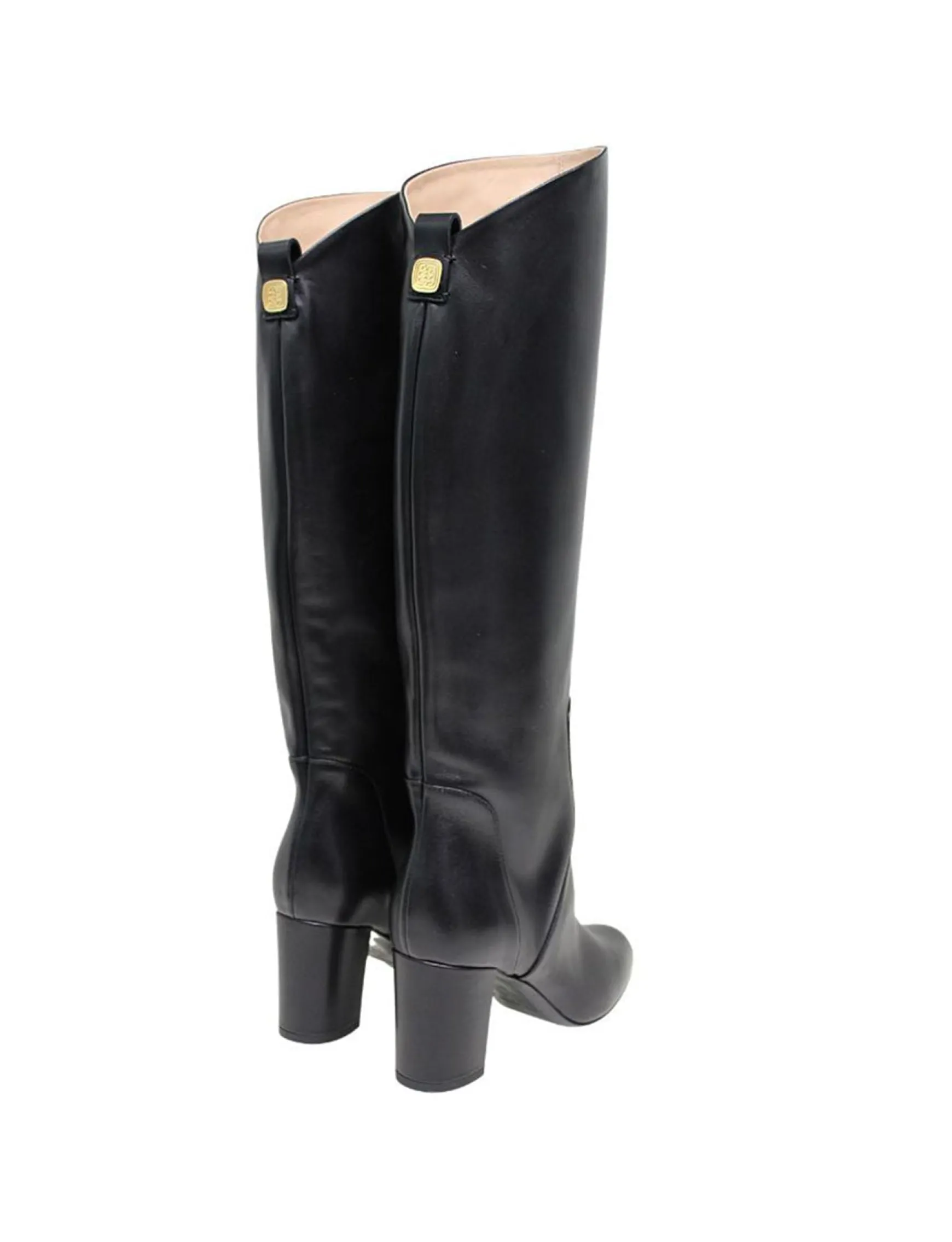 Black heel boot in calf leather