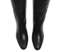 Black heel boot in calf leather