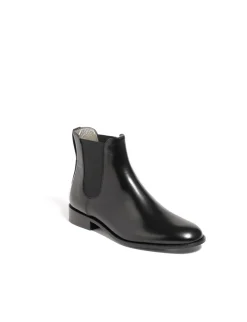 Black leather Chelsea boots