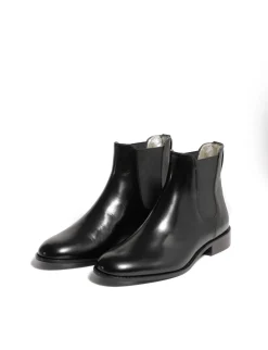 Black leather Chelsea boots