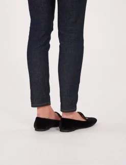 Black velvet embroidered slipper