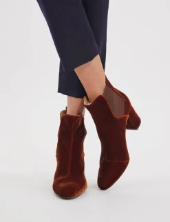 Chelsea boots with heel, copper velvet