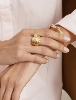 Gold-plated Victoria engagement ring