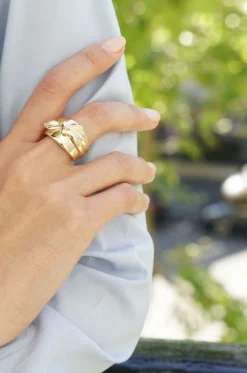 Gold-plated Victoria engagement ring