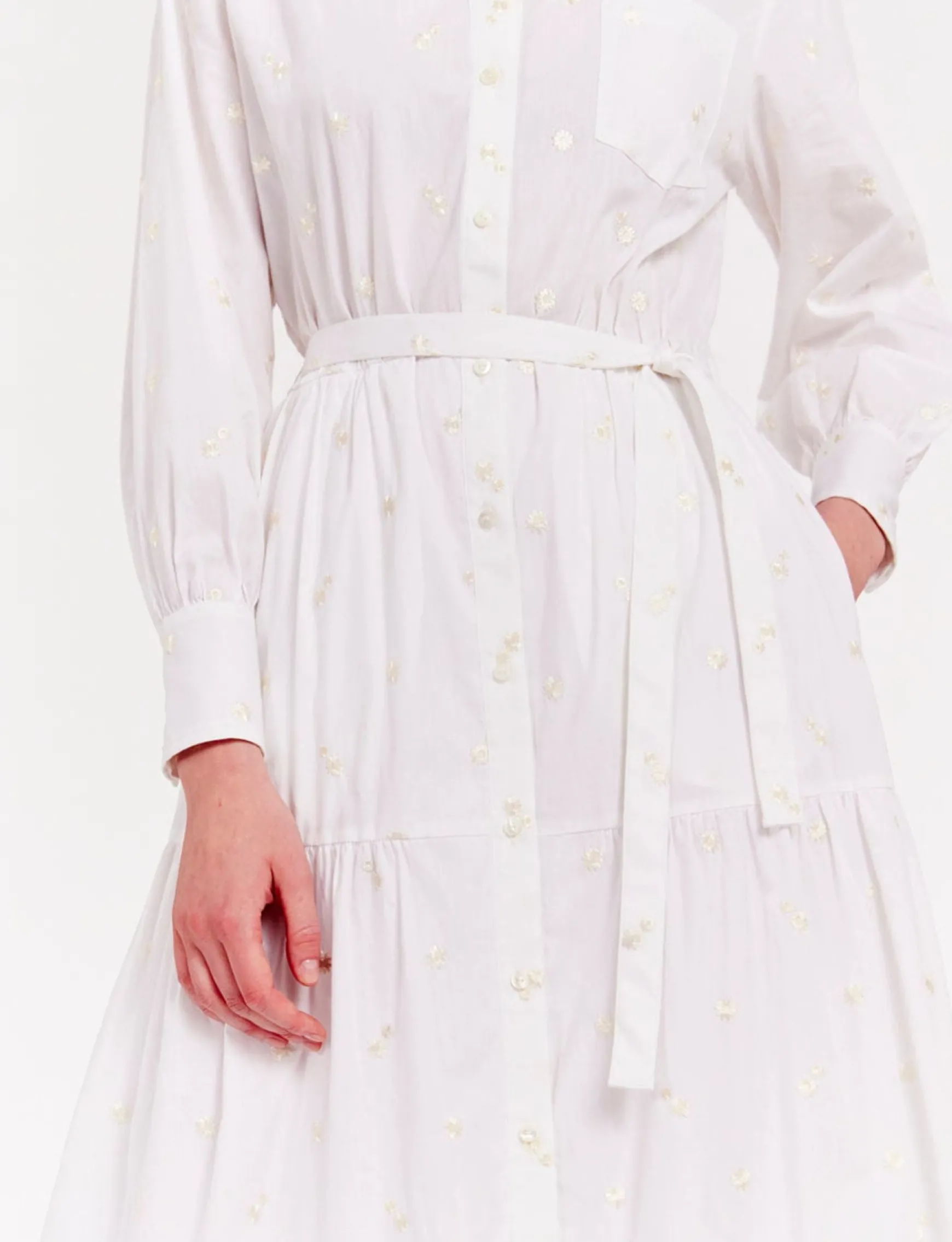 Léna long dress with white ruffles and embroidered fabric