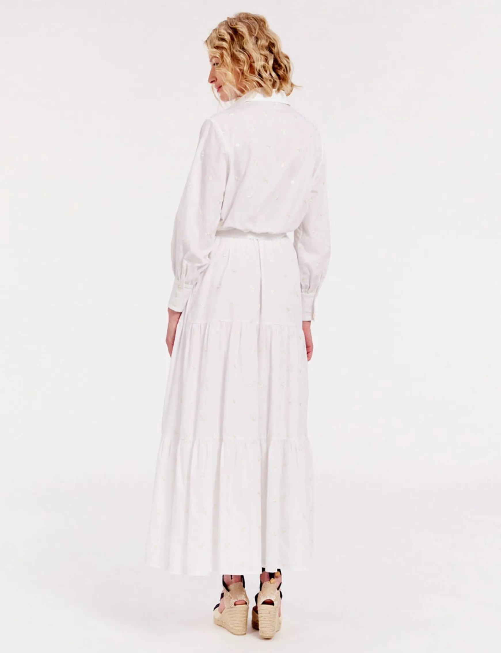 Léna long dress with white ruffles and embroidered fabric