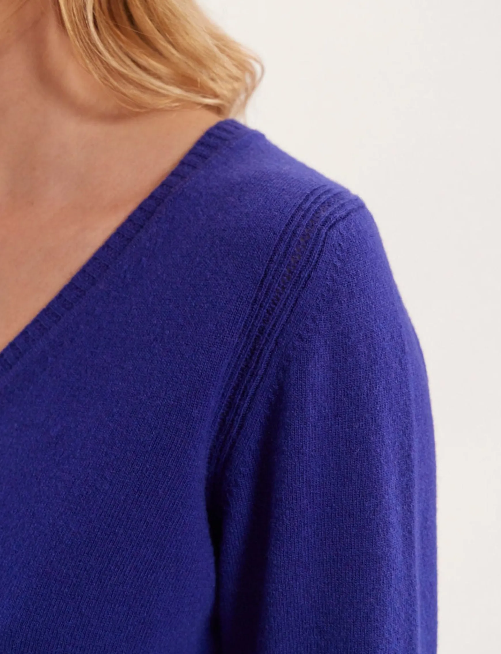Morgane blue v-neck jumper