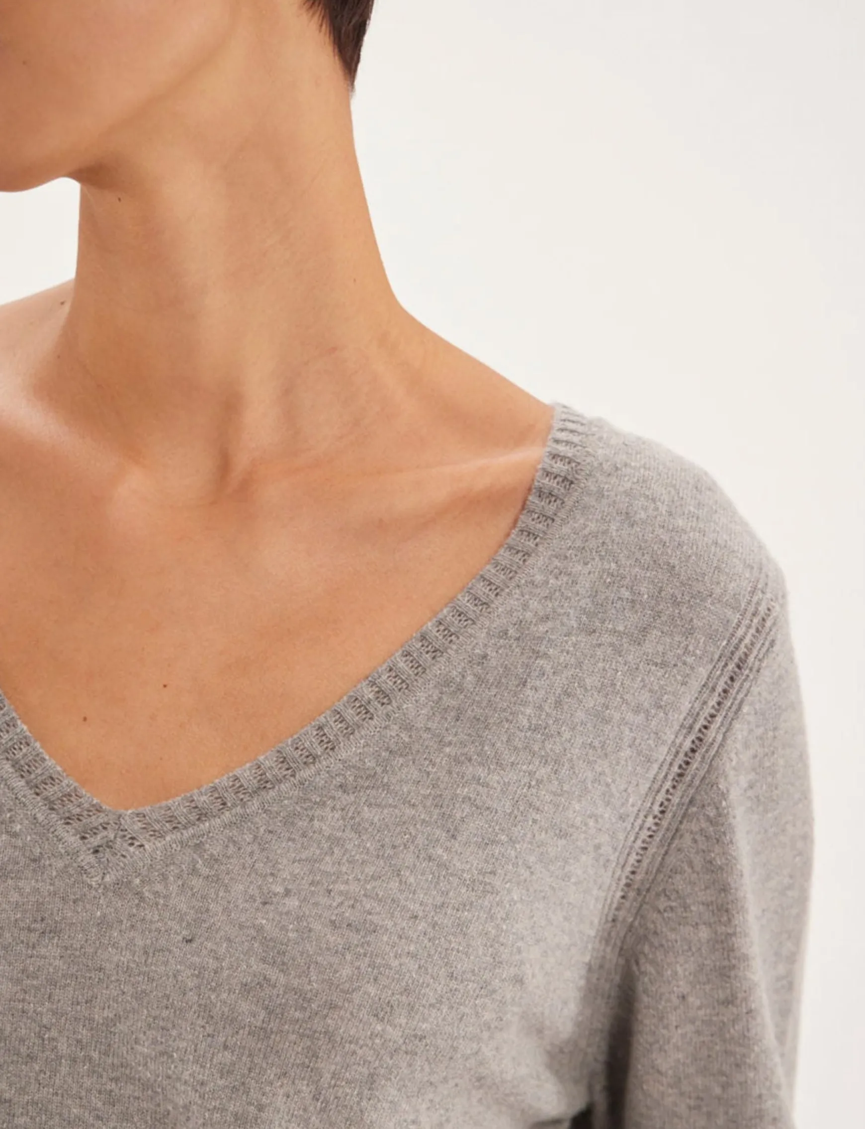 Morgane grey V-neck jumper