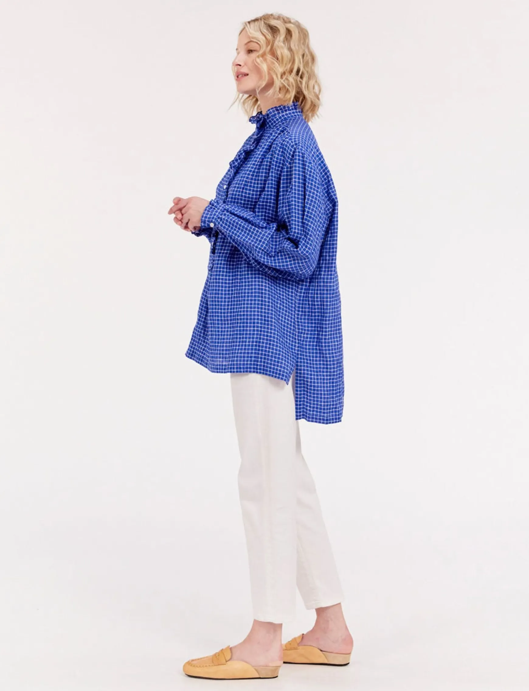 Oversized Maryange shirt with ruffles in blue linen