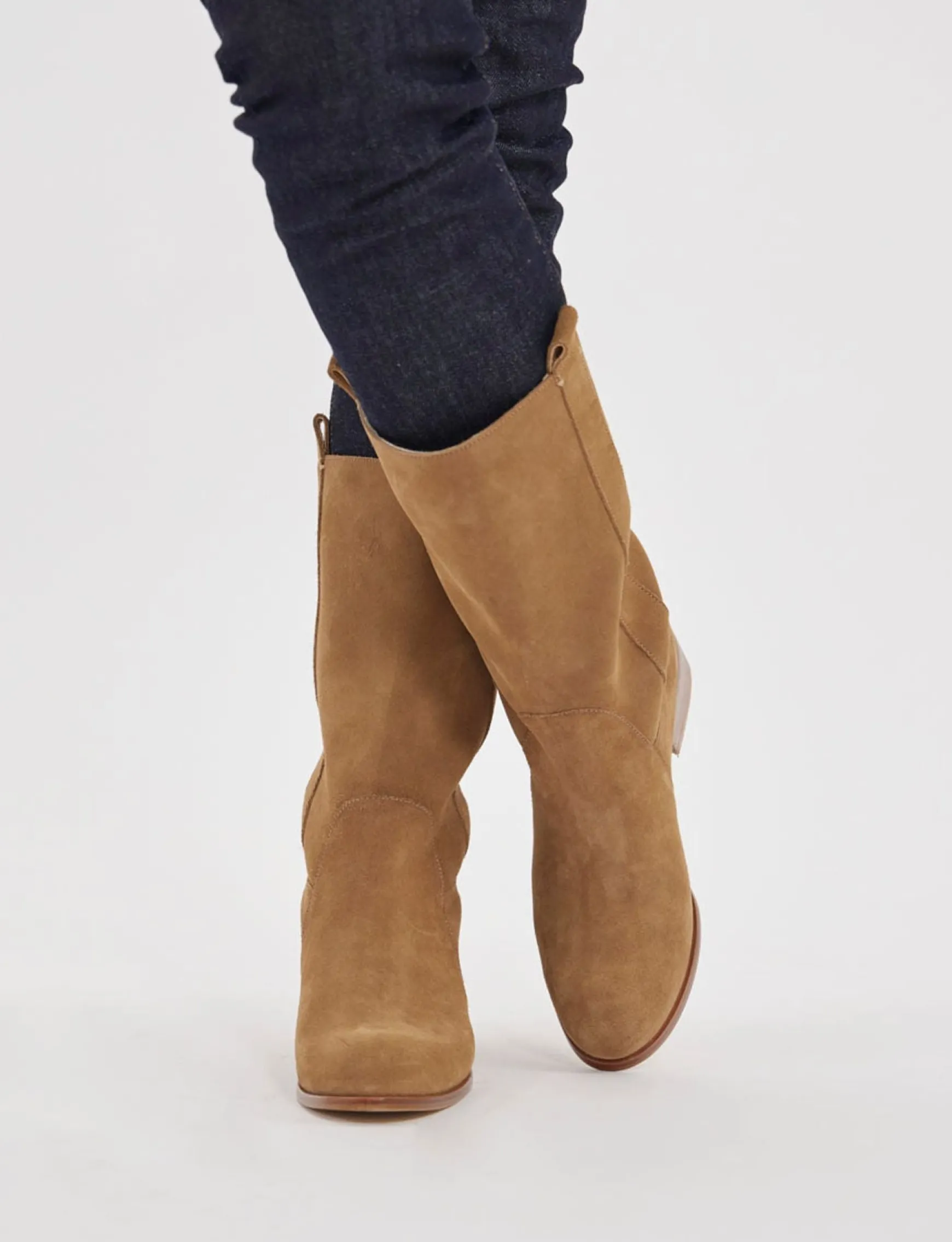 Sable suede boots