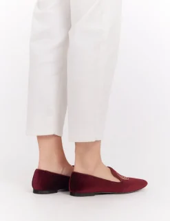 Velvet embroidered burgundy slipper